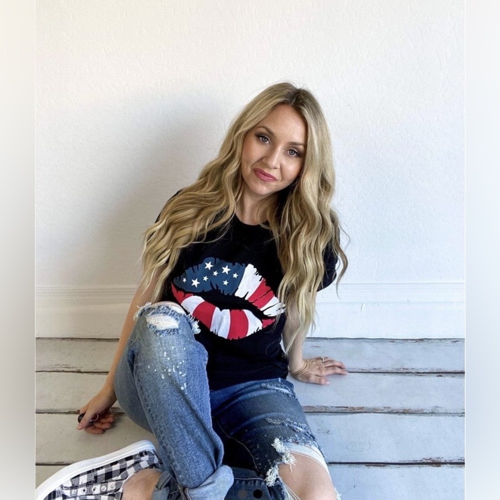 Lips tee